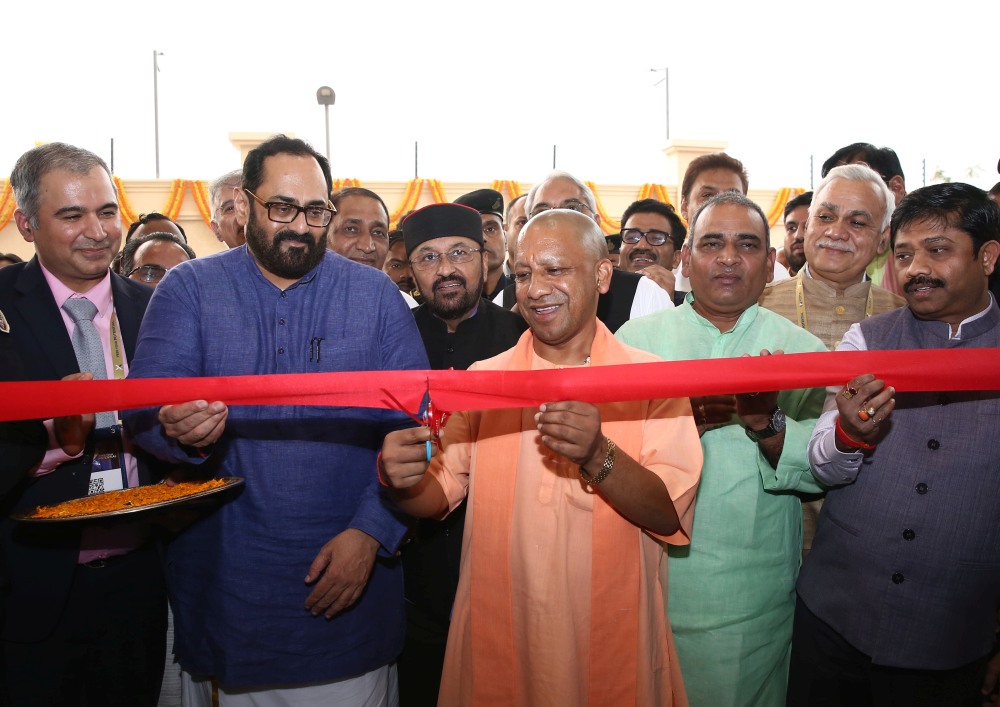 Yogi Adityanath Inaugurates Yotta D1 Data center in Greater Noida